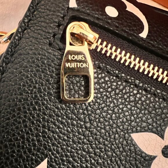 New with Receipt Louis Vuitton Metis East West Pouchette in Black - Picture 12 of 16
